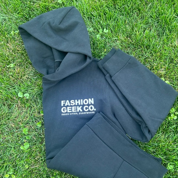 FASHION GEEK CO 16 OUNCE FLEECE HOODIE SWEATSHIRT (BLACK) – FGCC