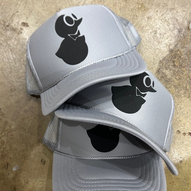 TRUCKER HAT BOWTIE DUCK (GRAY)